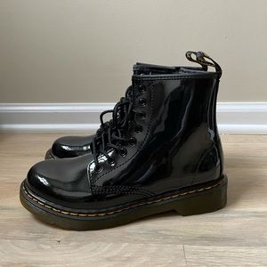 Shinny black dr.martens